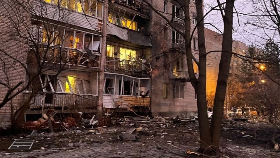    Поврежденный дом в Питере. Источник: vk.com/spb_today