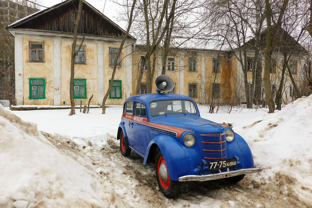 А еще у нас тут помойка, сходите, сфотографируйте