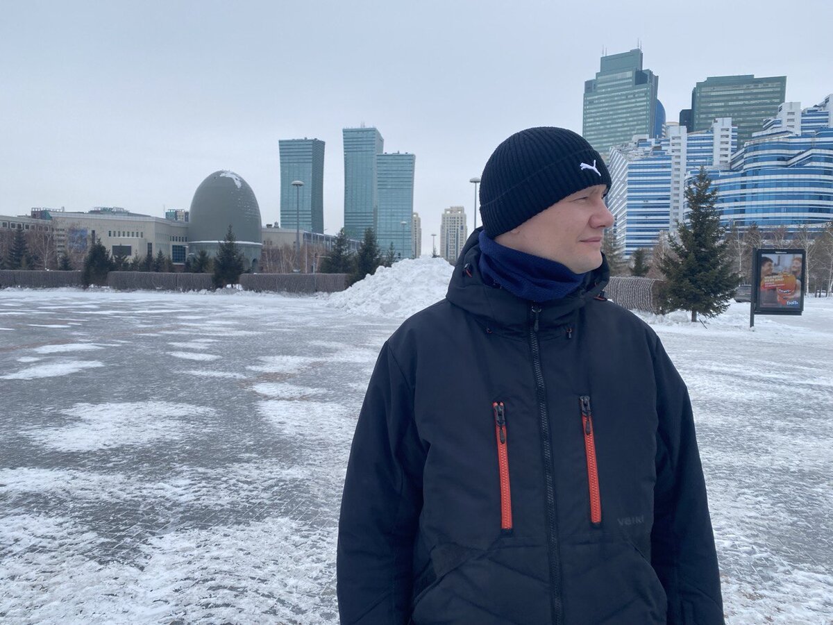 Виды Астаны впечатляют. Город красив и современен. За мной архив, где хранятся важные документы, свидетельствующие о международном статусе казахстана. Этот архив построен в форме яйца.