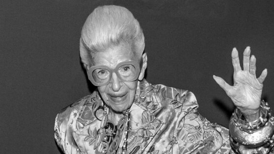    Дизайнер интерьеров Айрис Апфель умерла на 103-м году жизни Ирина Петрова