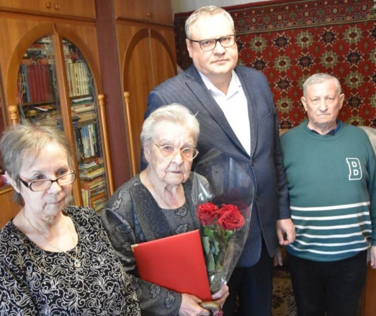 В Воронеже 100-летний юбилей встретила ветеран труда Александра Меркулова |  «Воронежские новости» | Дзен