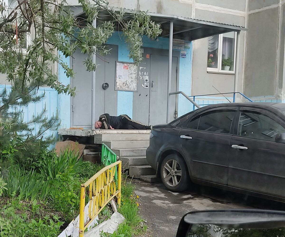 За день мы устали очень, Скажем всем: "Спокойной ночи!"