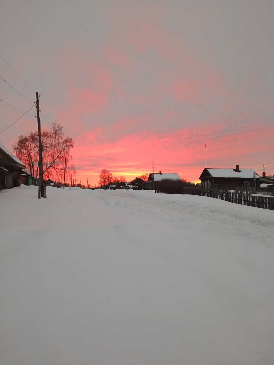 Вот каким был последний закат февраля. Фото автора.