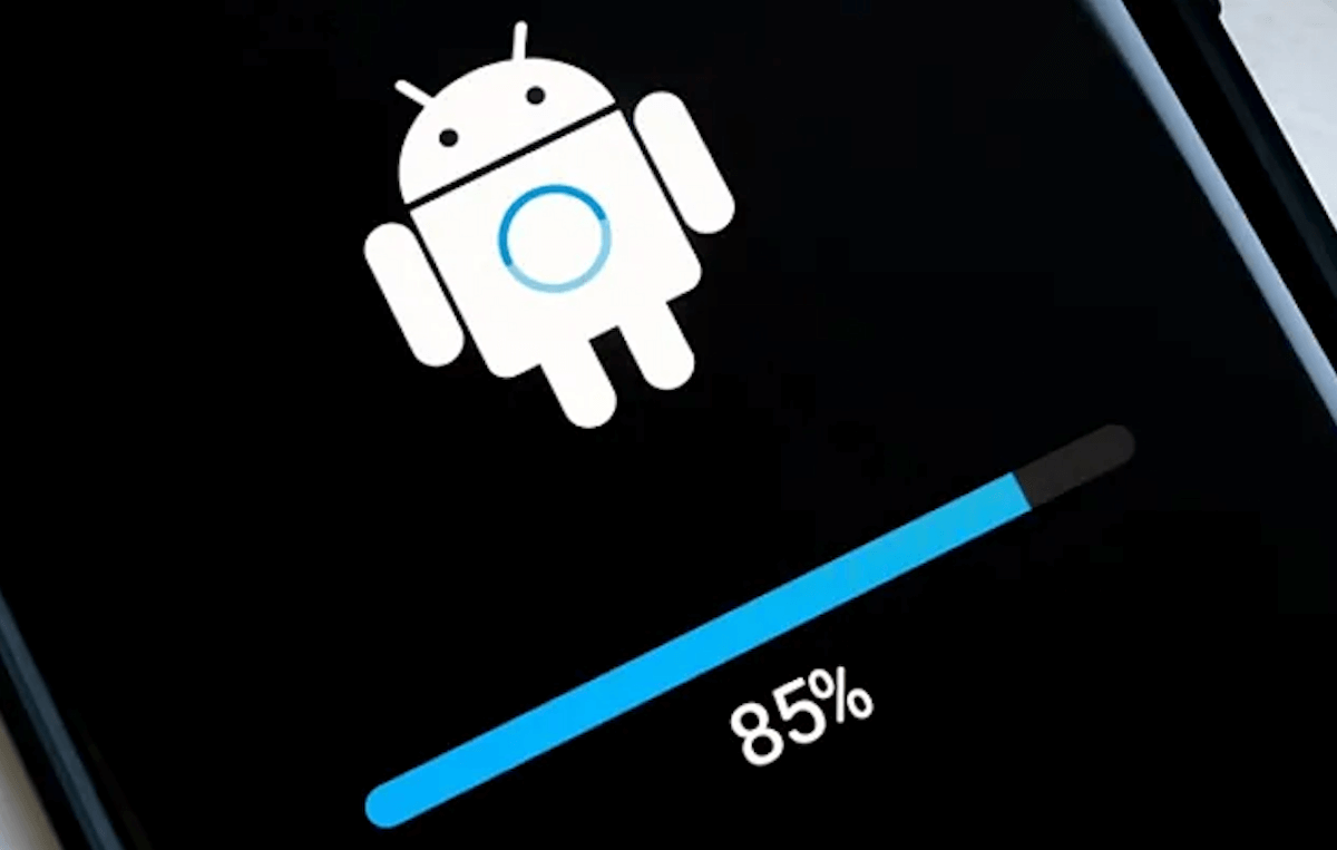    Так обновлять смартфон более утомительно, чем в фоновом режиме. Изображение: Рамблер/новости