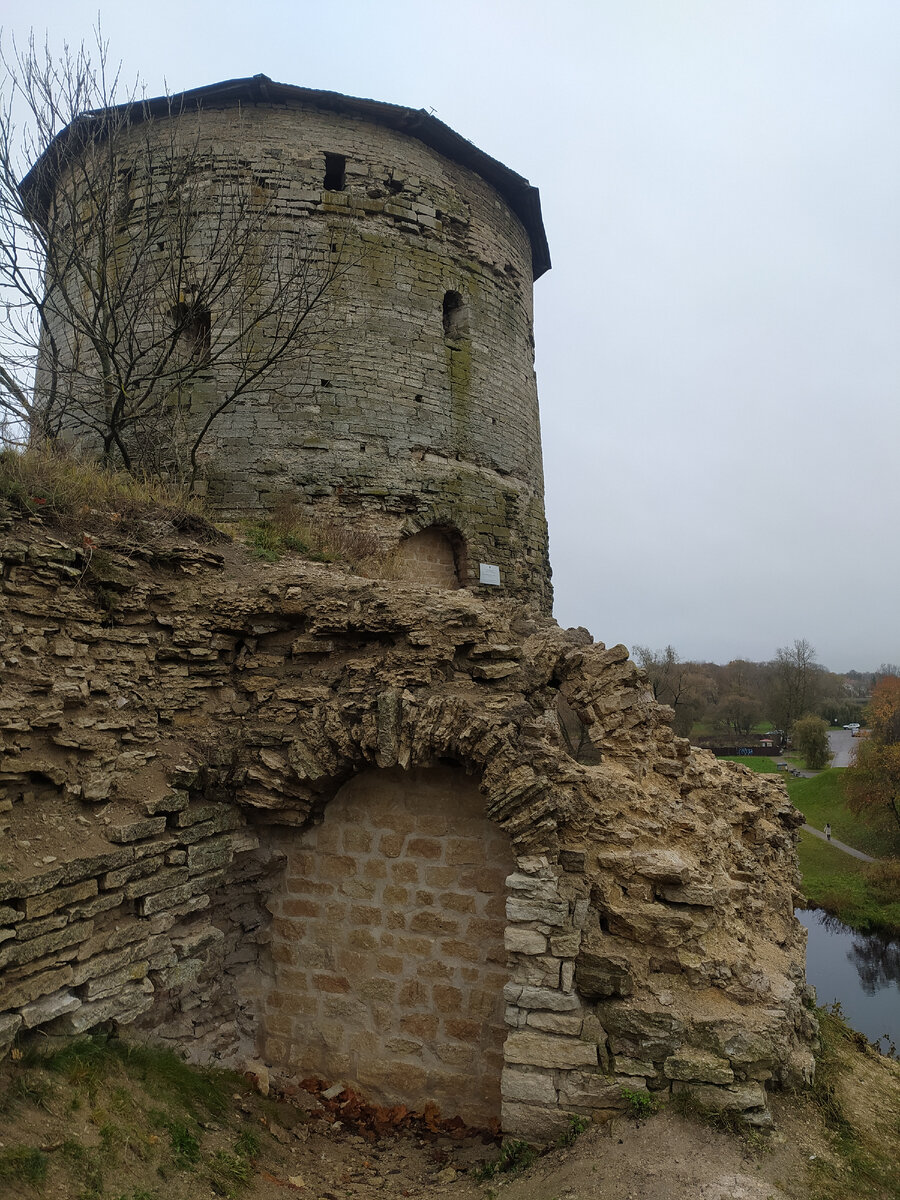 Гремячая башня /фото автора/ ноябрь 2023