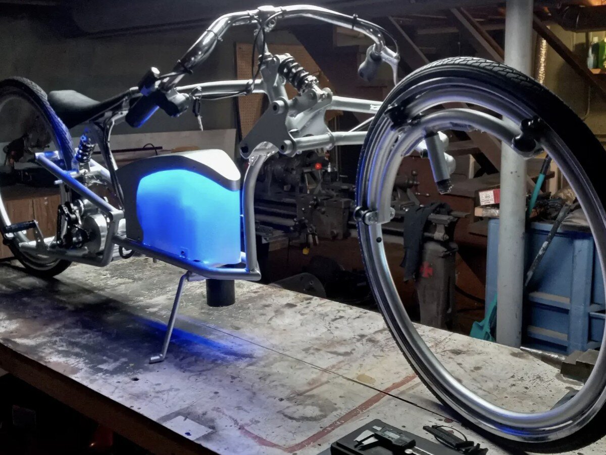    Энтузиаст превратил дешёвый велосипед в футуристичный байк [ВИДЕО]