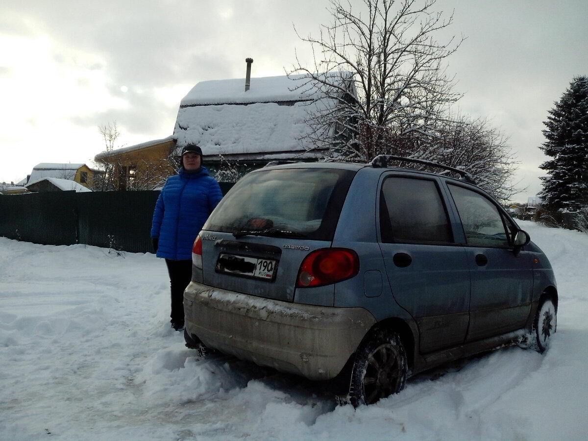 Наш грязненький Матиз на даче.