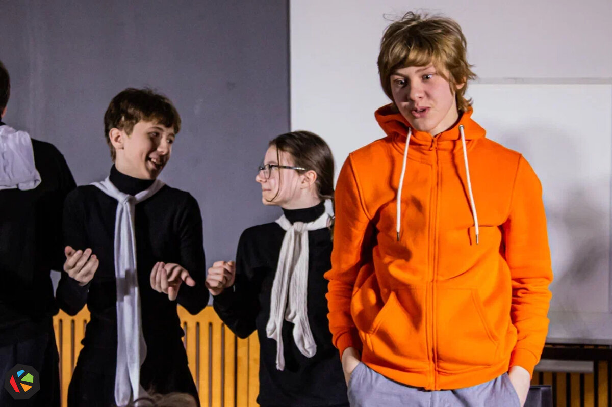 спектакль «М на G» по мотивам одноименной пьесы Екатерины Бизяевой в исполнении актеров театральной студии ОкнО (Москва, САО)