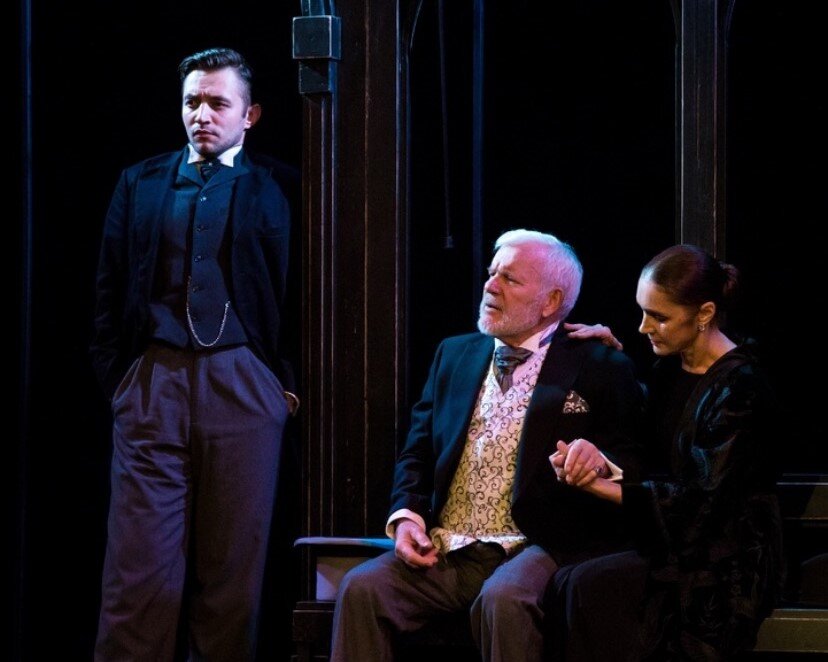 Сцена из спектакля "Дядюшкин сон". Князь - заслуженный артист РФ Ю. Голышев, Мозгляков- Н. Беляев, Марья Александровна - заслуженная артистка РФ Н. Беляева