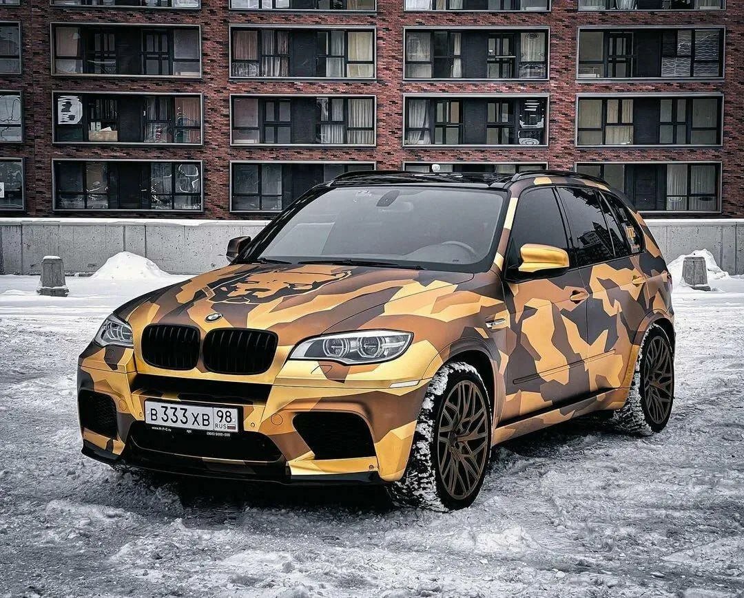 Блогер тайно продал свой золотой BMW за 10 миллионов, а деньги передал  военным на СВО | Lenta.ru | Дзен