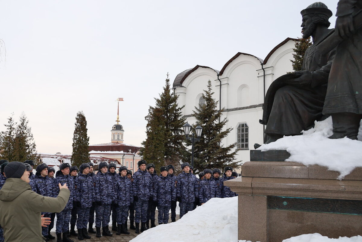 Военнослужащих, участвующих в обеспечении безопасности «Игр будущего»,  познакомили с историей Казанского кремля | Росгвардия. Приволжский округ |  Дзен