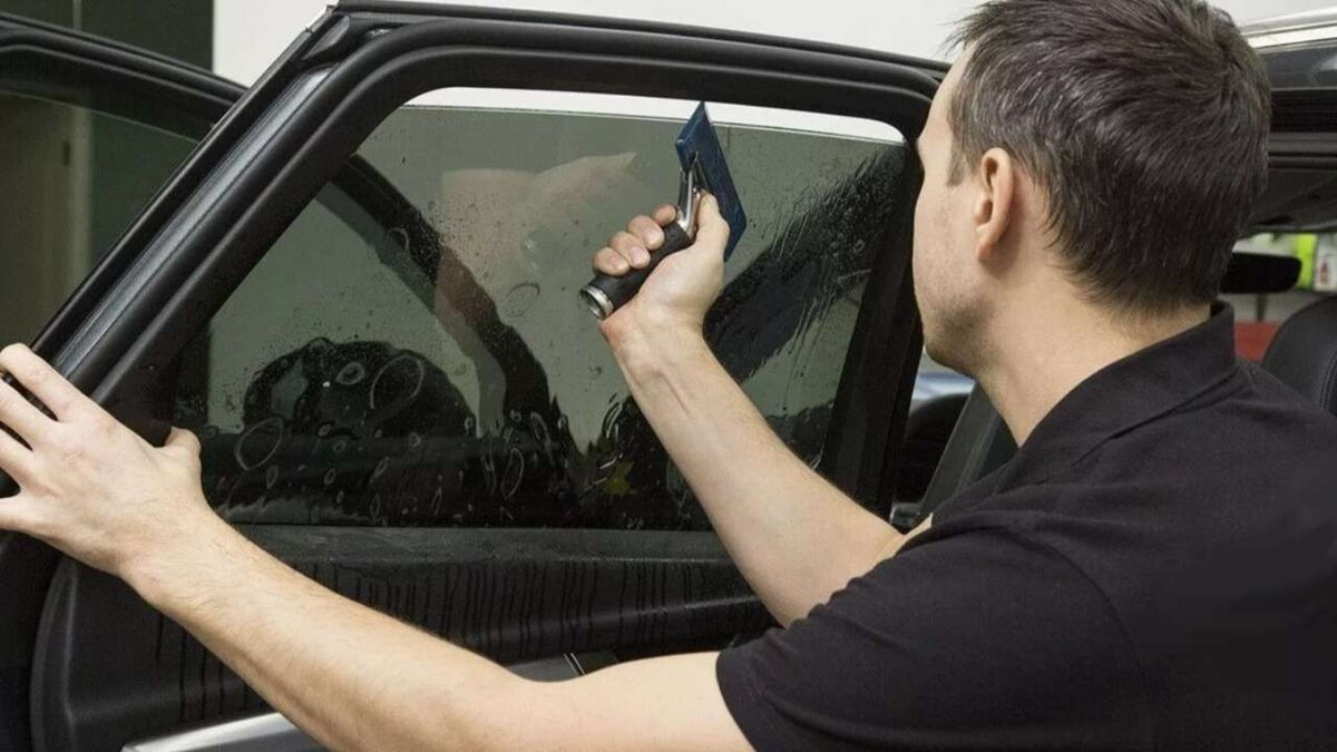    В России хотят снизить требования к тонировке боковых стекол автомобилей