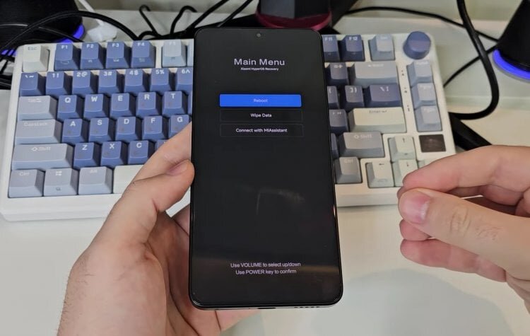    Вы сможете восстановить свой смартфон, установив на него HyperOS. Фото: Всё про Xiaomi