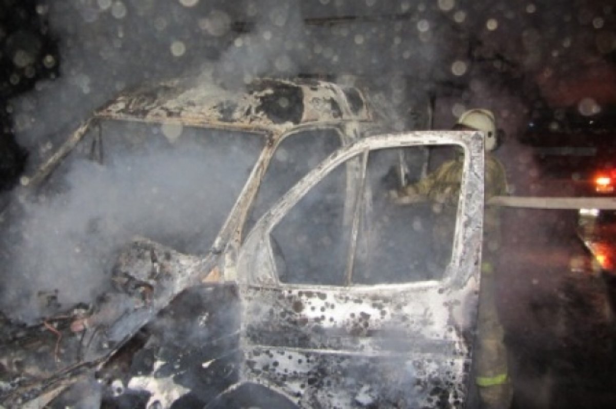    В Самаре 1 марта в полыхающей «Газели» сгорела женщина