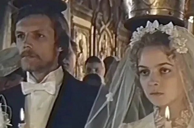 Песня «Любовь и разлука» была написана для фильма «Нас венчали не в церкви» Кадр из фильма