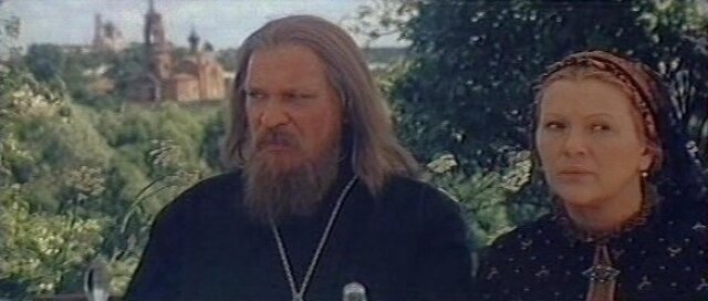 Отца Ларисы играет Пётр Вельяминов. Фото: Кадр из фильма «Нас венчали не в церкви»