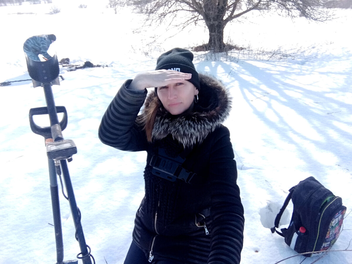 Солнце слепит нещадно, приходится жмуриться до слёз!