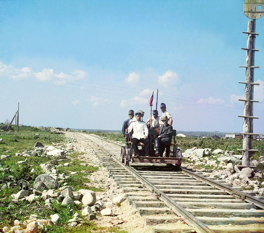 На дрезине под Петрозаводском. Фото Сергей Прокудин-Горский. Источник: https://rgo.ru