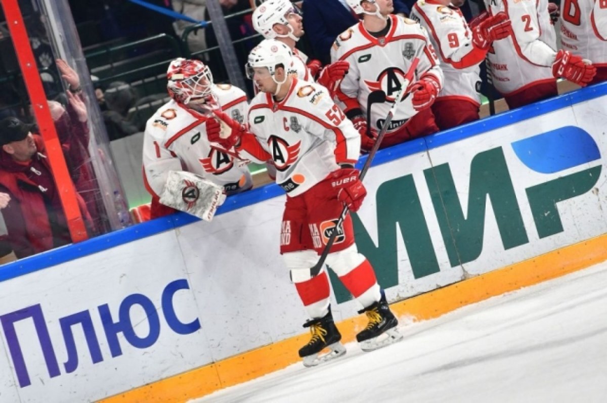    «Автомобилист» разгромил команду «Ак Барс» во втором матче серии плей-офф