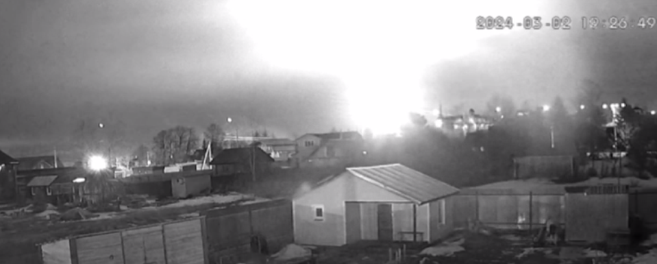 Вечером 2 марта над Финским заливом развернулась очередная неприятная ситуация, ставшая предметом обсуждения среди жителей Ломоносовского района Ленинградской области.