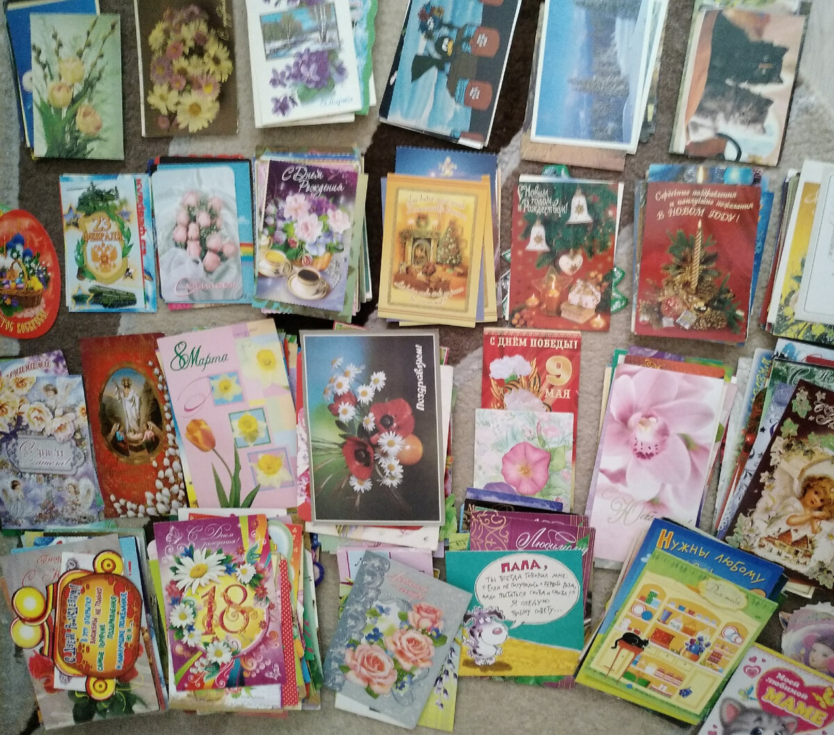 Попыталась разложить по тематике, но потом снова запихала свое "богатство" в коробку