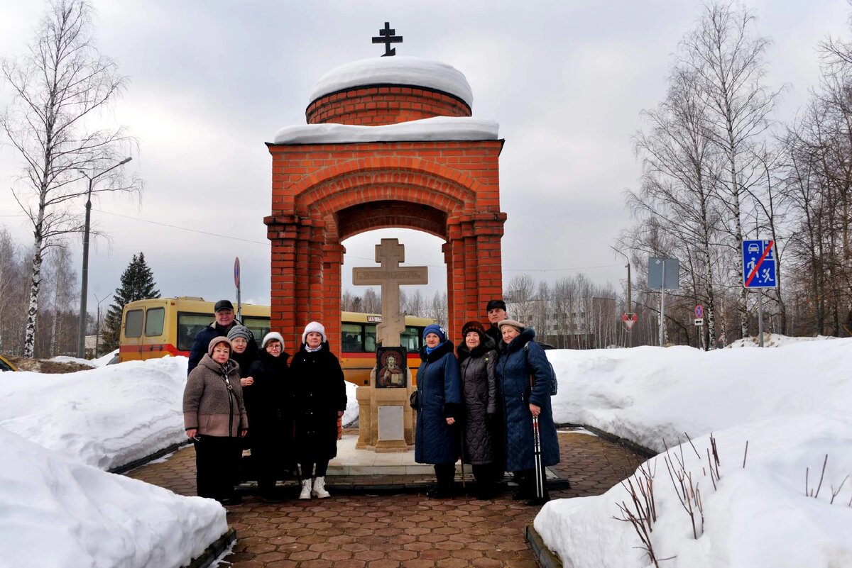 У Поклонного креста. Фото В. Гребнева