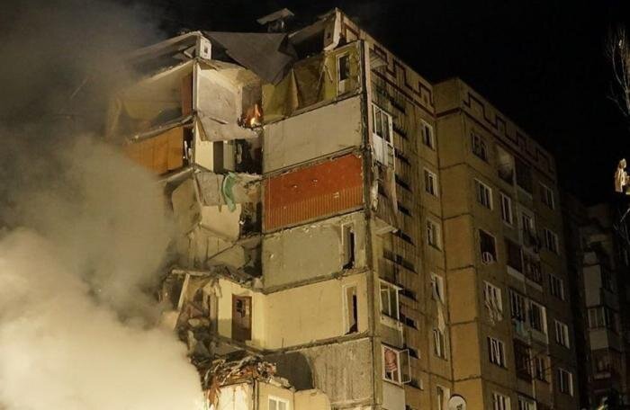 Во время отражения атаки «мопедов» на Одессу, украинская зенитная ракета прилетела в дом, источник – Телеграм-канал Форпост 