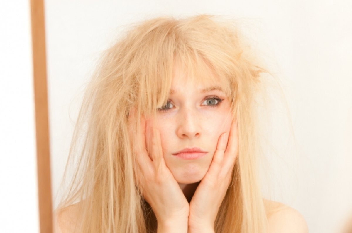    Стилисты TikTok посоветовали смягчать волосы шоколадным мороженым