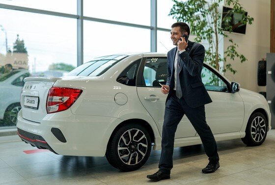    Продажа автомобиля Lada Granta в автосалоне дилерского центра Lada