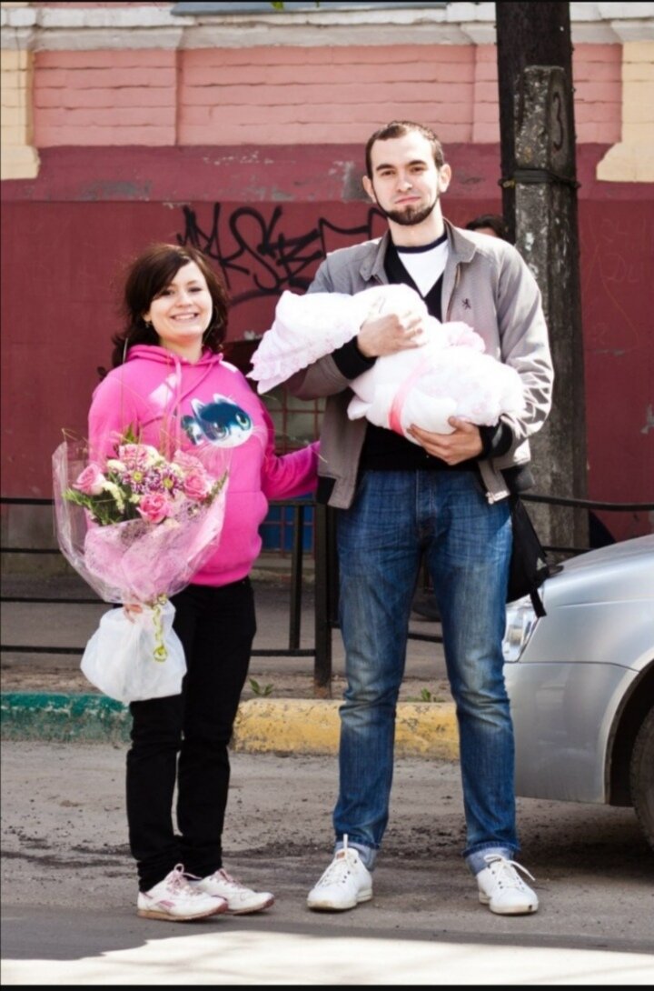 Выписка из роддома, 4 мая 2012 года 