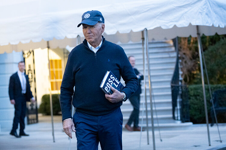    «В Америке претензии Трампа вполне понятны: Байден никакой не президент, он старик, который не может управлять страной. Что мы и видим — что с Америкой?» Фото: © Chris Kleponis — Pool via CNP / Consolidated News Photos / www.globallookpress.com