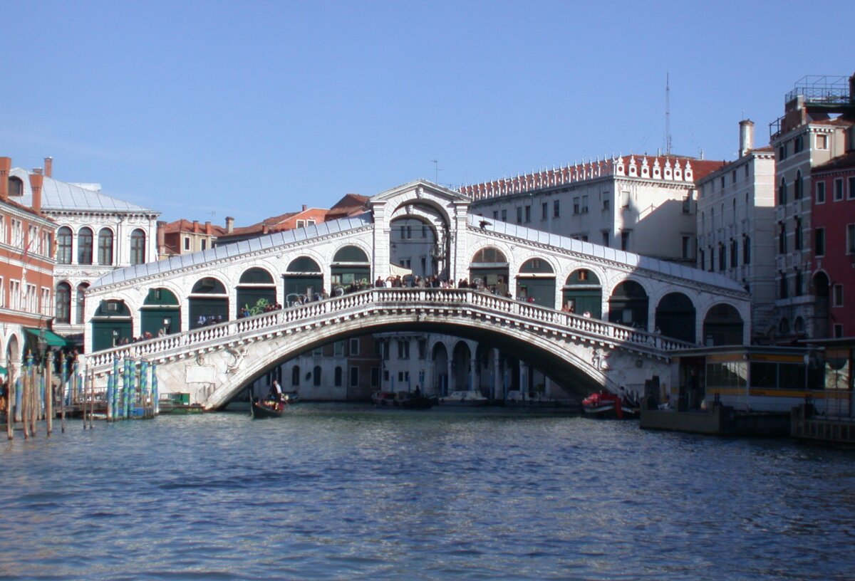 Да,очень красивый мост..