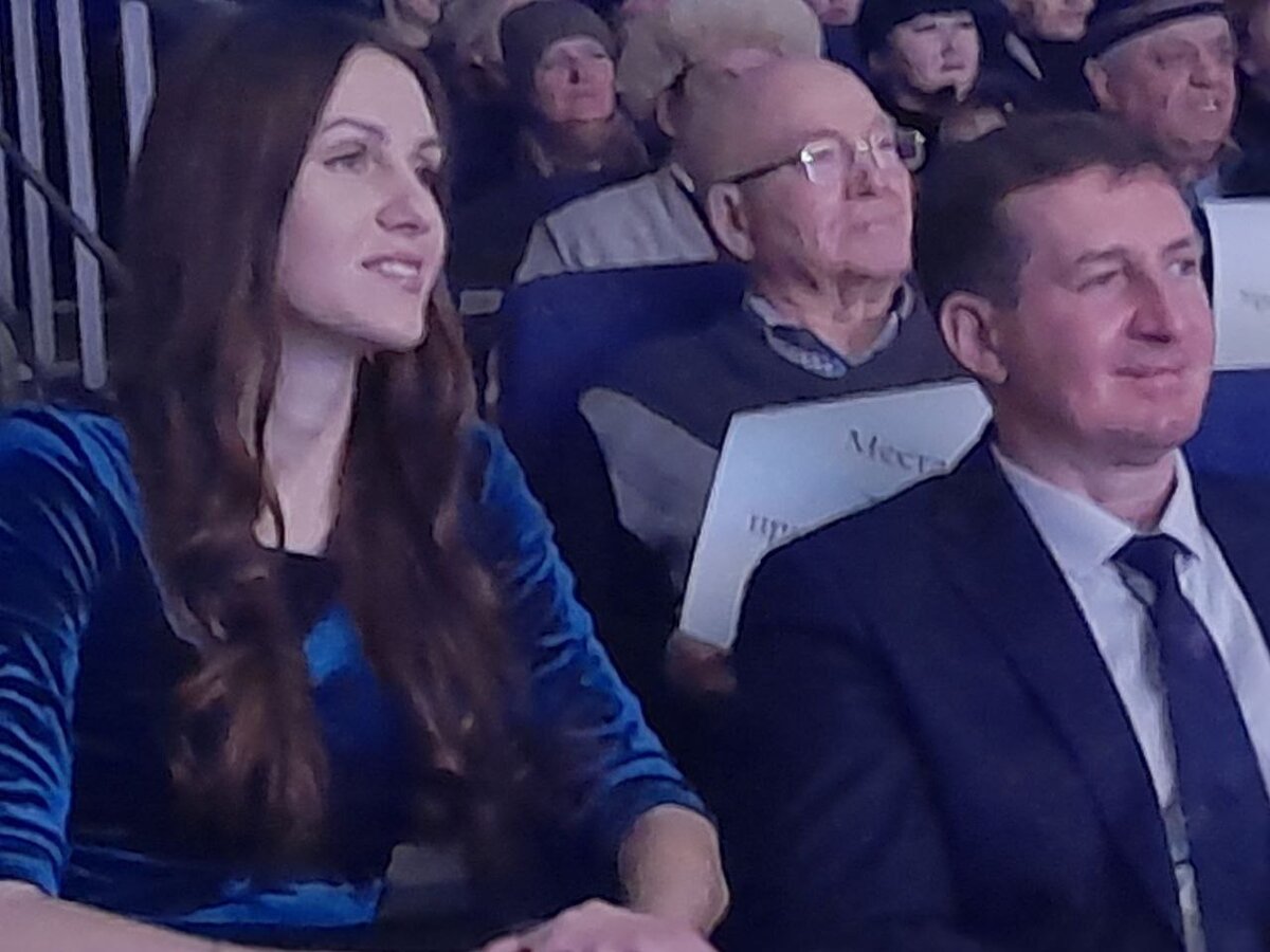    Кольцо на сцене. Паралимпийская чемпионка из Новотроицка Юлия Молчанова выходит замуж Белов Михаил Александрович