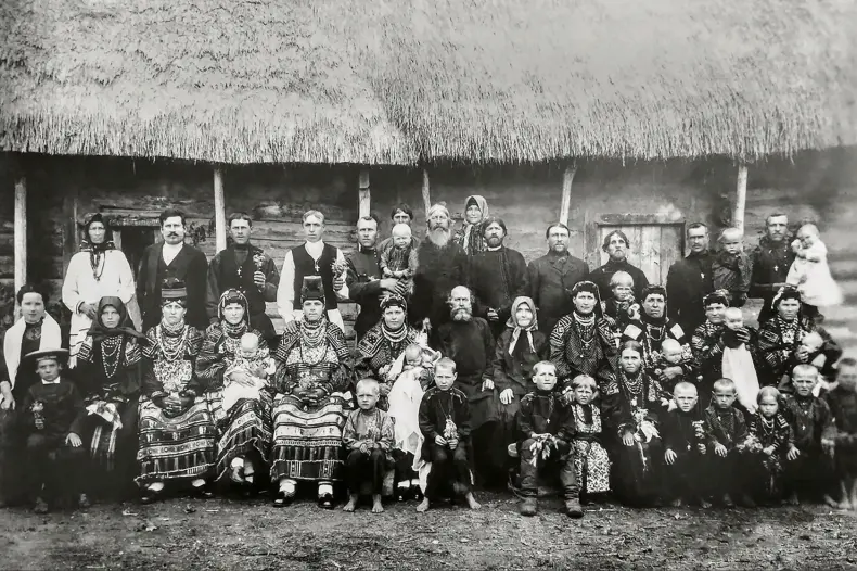 Однодворцы, патриархальная семья крестьянина Василия Макарова из села Клёповка. 1913 год. Воронежская губерния. 