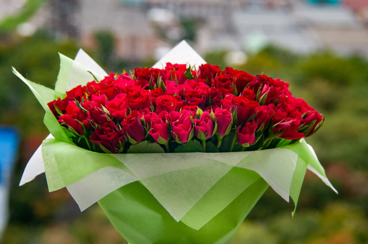 Наиболее желаемым презентом остаются цветы.  Фото: Фото: ФедералПресс / Светлана Возмилова