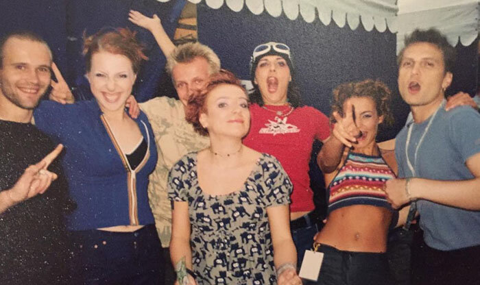  Слева направо: Михаил Рольник, Яна Чурикова, Антон Комолов, Тутта Ларсен, Ольга Шелест, Татьяна Геворкян, Александр Анатольевич. / Фото: ngs.ru