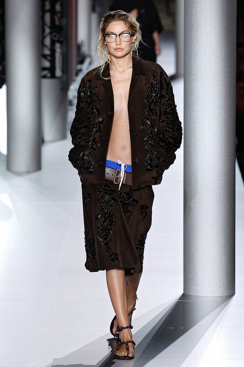 институт пантон цвета 2023. пантон 2023 палитра. какой цвет модный весной 2024 года. тренды в одежде. модные расцветки.