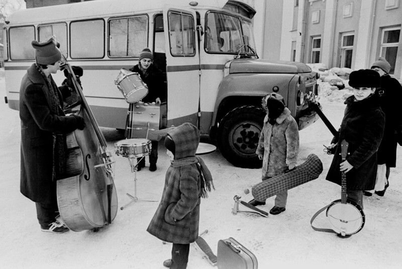 семья Овечкиных собирается на гастроли. Фото из свободного источника "Яндекс-картинки"