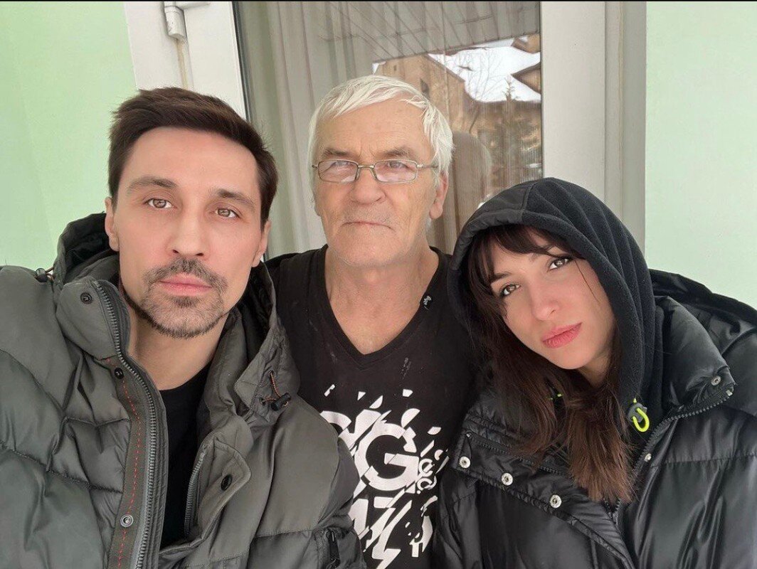 Певец Дима Билан редко делится подробностями личной жизни в соцсетях. На днях он опубликовал фото со своей семьей.-2