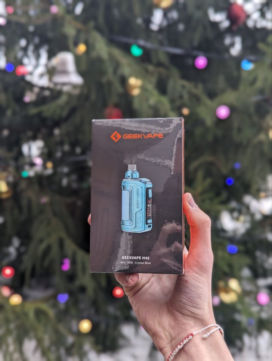 Устройство имеет 45 ватт мощности, бак которого хватает на потлора дня и хорошую батарею. Он стильный и очень функциональный, ведь не каждое устройство может похвастаться водозащитой.