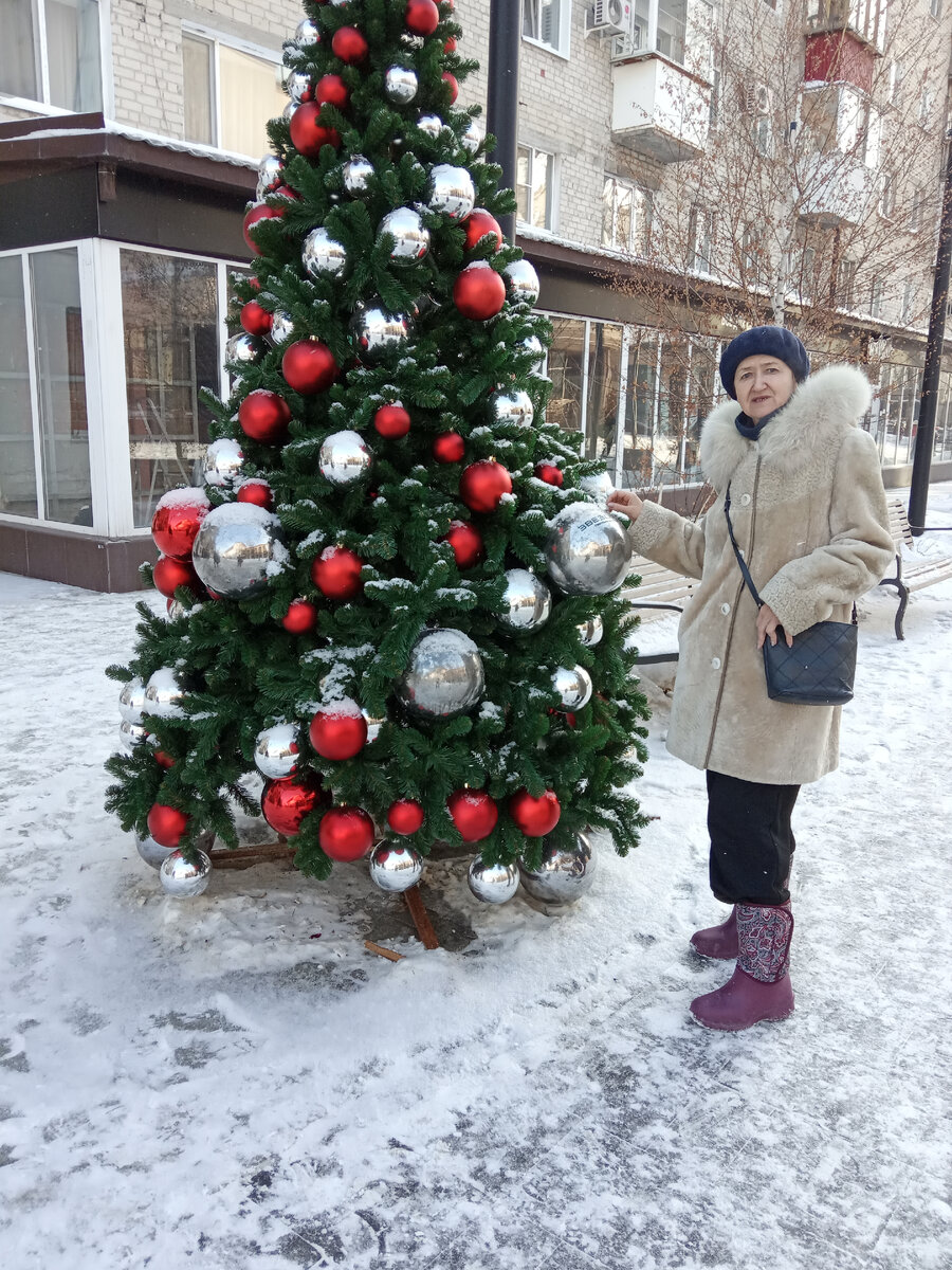 Тут Даже в феврале Новый год.