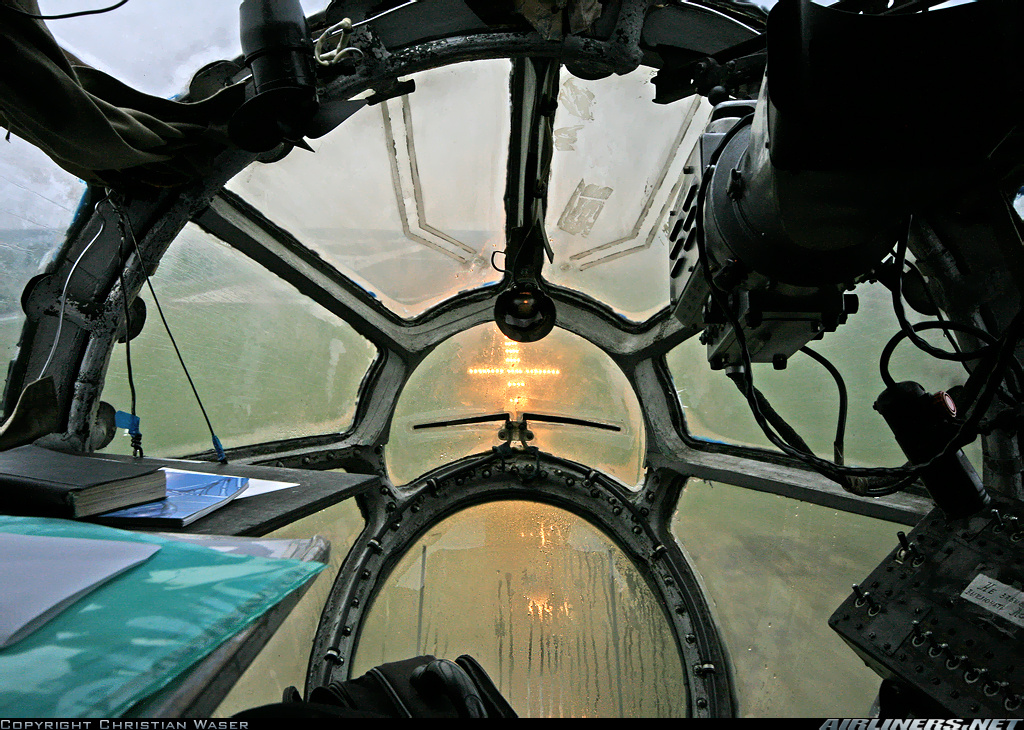 Кабина штурмана Ан -12. Фото с Яндекса.