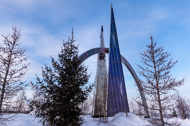 Стела "66-я параллель"