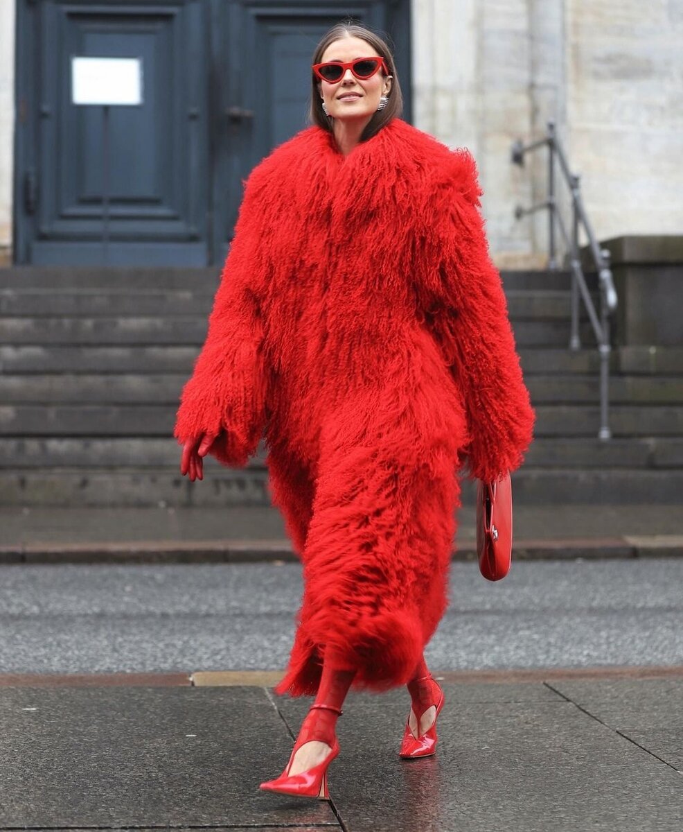 Неделя моды в Копенгагене. Ну, на неделе моды, наверно, можно и так. А после её окончания - не слишком ли, как вам кажется? 