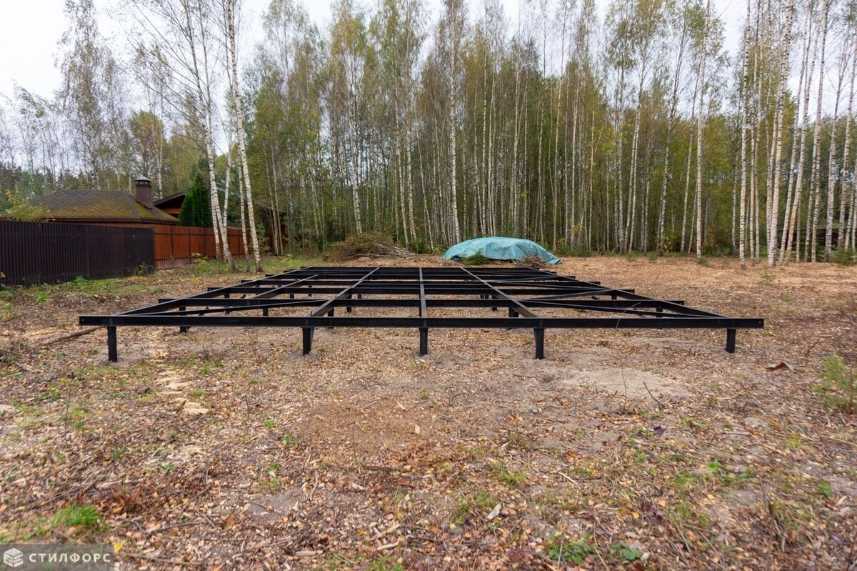 фундамент свайно винтовой 6х5. фундамент из винтовых свай 108мм. фундамент на сваях. винтовые сваи 102. сваи винтовые для фундамента московская область.