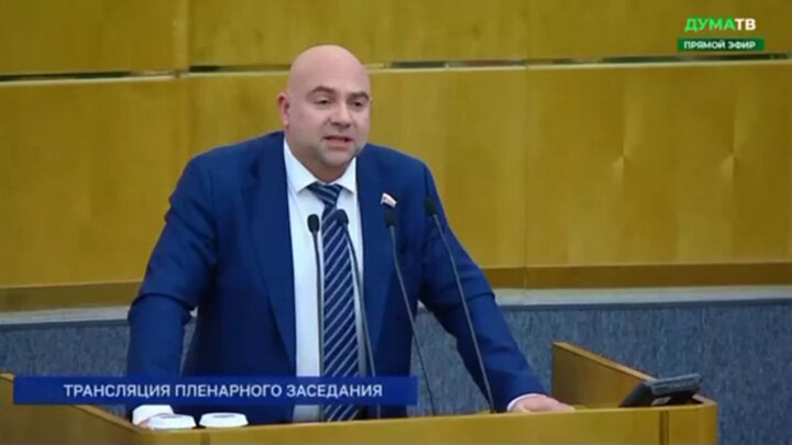    Депутат и натуралист Баженов обвинил в засилье агрессивного борщевика Америку. Скрин с ТГ-канала "Тимофей БаженоVLive"