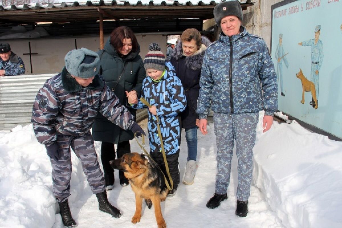 В Тульской области сотрудники ФСИН исполнили две мечты 11-летнего Артема |  «Тульские новости» | Дзен