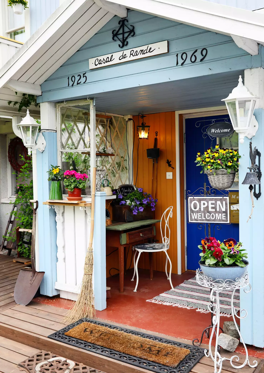 Яркое крылечко — как превью, трейлер того, что ждет внутри дома