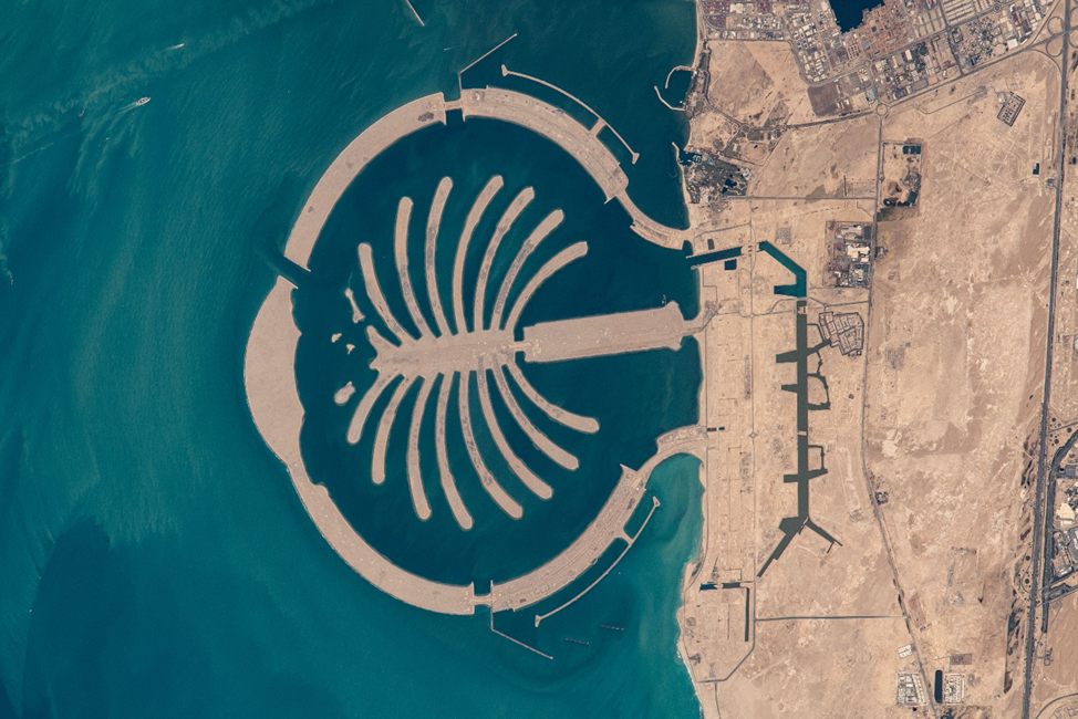 Искусственный остров Пальма Джебель Али в Дубае с борта МКС. Фото: nasa.blog.com