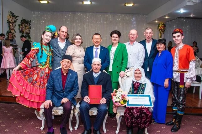    Мэр Нижнекамска, открывая Год семьи, пожелал участникам мероприятия любви и домашнего тепла